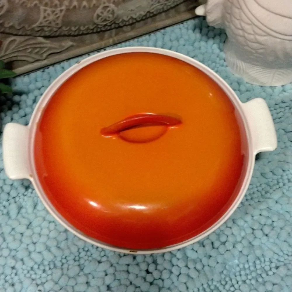 Vintage Descoware 17-E 24 B 10 Inch Pot with Lid.